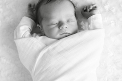 Newbornfotografie-geboortkaartje-Paula-Bouman-Fotogeafie-Woerden-1