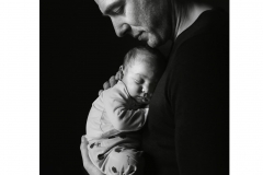 newbornfotografie vader en dochter papa making memories