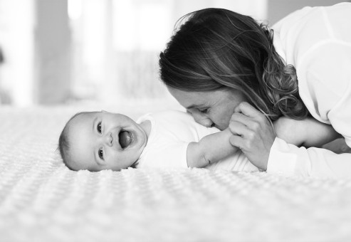 Babyfotografie-newbornfotografie-Woerden-natuurlijk-licht-spontaan-en-emotie-Woerden