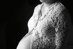 Zwangerschapsfotografie-met-natuurlijk-licht-woerden-Bouman