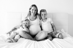 Zwangerschapsfotografie-newbornfotografie-op-locatie-baby-s-first-year-making-memorys-woerden-Paula-Bouman