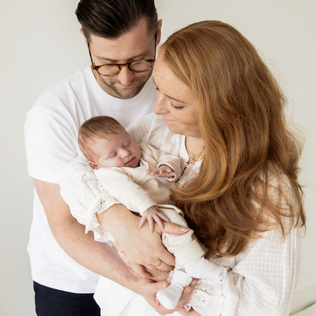 Eerste mooie gezinsfoto met de baby.